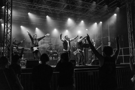 TroubleATheWaiters_StephWenker-2