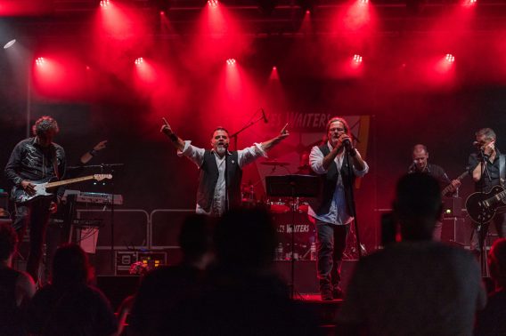 TroubleATheWaiters_StephWenker-3